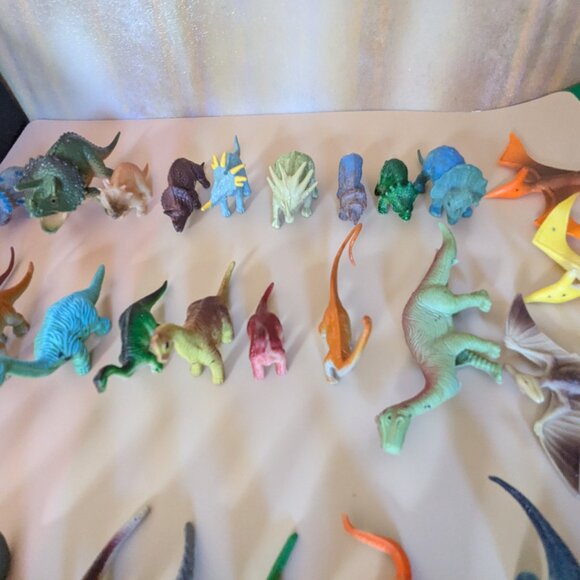 70+ Bundle of Rubber & Plastic Toy Dinosaurs - Picture 7 of 16